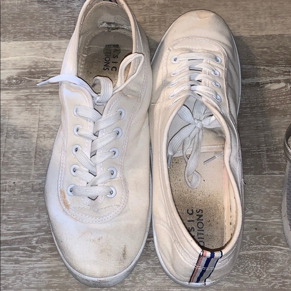 Chocolate brown size 10 Women’s Ugg Moccasins - Picture 4 of 8